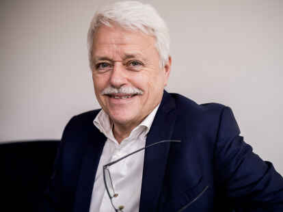 Will mit Sch&uuml;lern ins Gespr&auml;ch &uuml;bers Klima kommen: der ehemalige ZDF-Journalist Volker Angres.