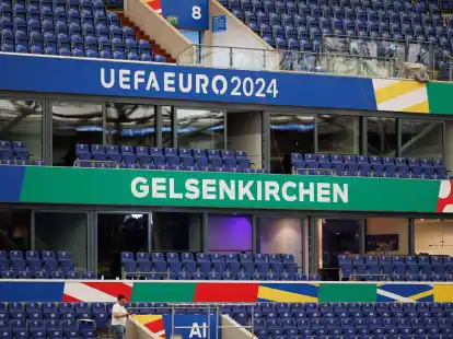 In Gelsenkirchen treffen&nbsp;Serbien und England in ihrem ersten&nbsp;Gruppenspiel aufeinander.
