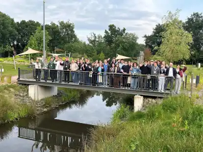 Das Abschlussbild entstand im gro&szlig;en Garten auf dem NWZ-Campus.