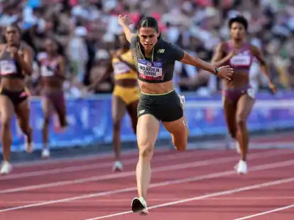 Sydney McLaughlin-Levrone hat ihren eigenen Weltrekord &uuml;ber 400 Meter H&uuml;rden verbessert.