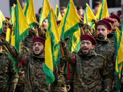 Bei einem israelischen Angriff im Libanon ist ein weiteres Mitglied der Hisbollah get&ouml;tet worden. (Archivbild)