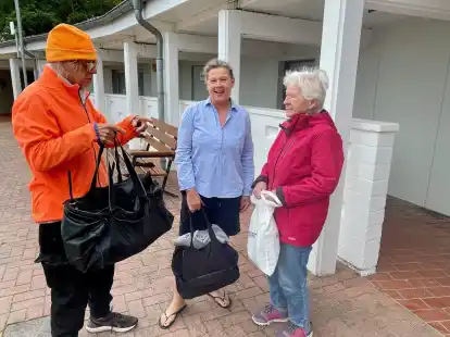 Machten ihrem Unmut &uuml;ber die Anlagen am Badesee Luft: Die Fr&uuml;hschwimmer Gert, Kerstin und Karin.