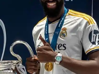 Champions-League-Feier: Antonio Rüdiger mit seiner Patek Philippe am Handgelenk.