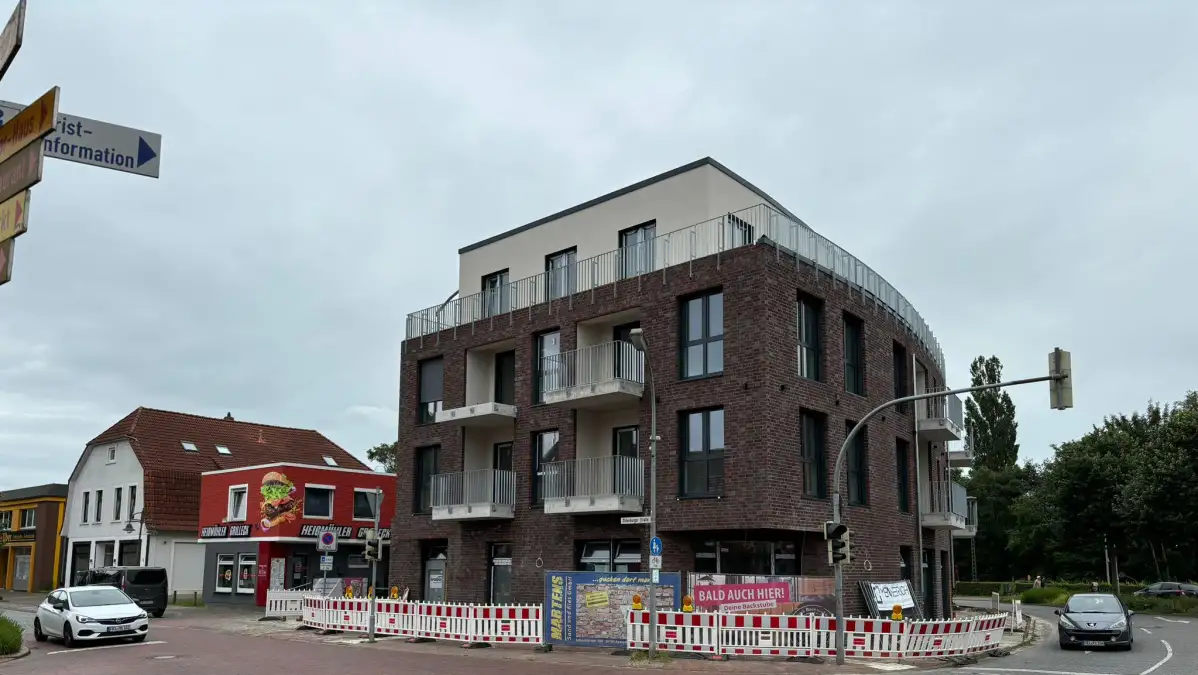 Neubau von Müller & Egerer in Heidmühle: Wohn- und Geschäftshaus kurz ...