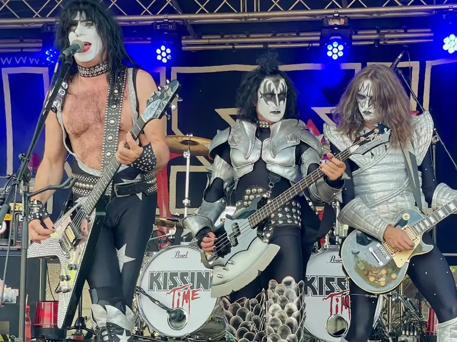 Halloween Kunstblut Set - 16-teiliges Grusel-Makeup Mit Fake Blood, Narbenwachs Und Zubehör