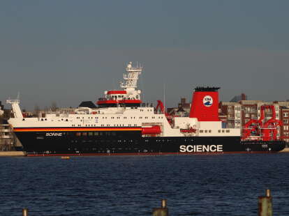 ZEHN JAHRE „SONNE“: Deutschlands modernstes Forschungsschiff feiert Geburtstag