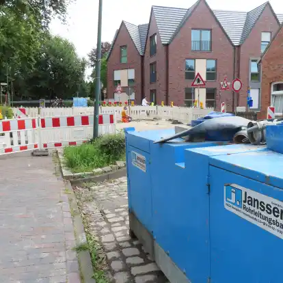 Letzte Woche noch dicht, jetzt aber wieder passierbar: der Baustellenbereich in der Stra&szlig;e Am Herrentor/Courbierestra&szlig;e.
