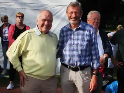 Wechselten die Perspektive und blieben an Land: Klaus Wolf und Dr. Arno Schilling, ehemaliger Bürgermeister der Gemeinde Bad Zwischenahn.