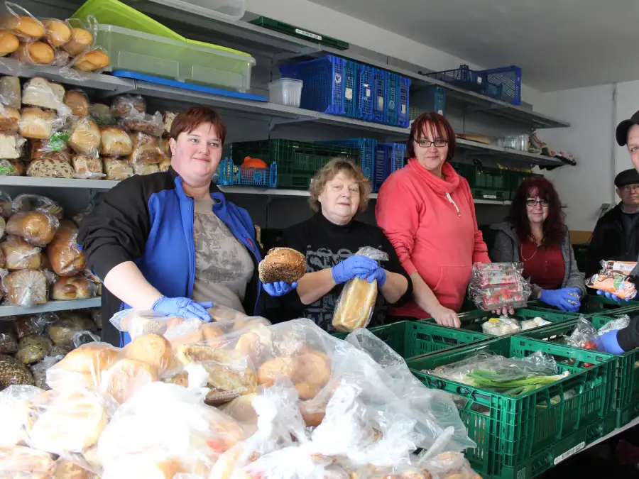 Tafel in Westerstede: Dringend neue Räume nach Insolvenz der ...