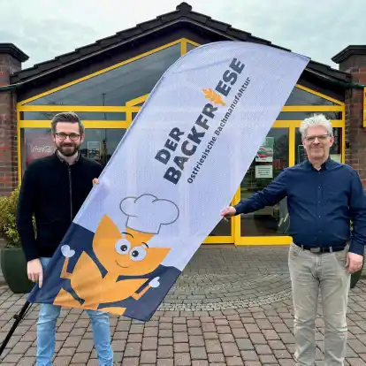 Im M&auml;rz noch hatten die beiden Gesch&auml;ftsf&uuml;hrer Heiko Gr&ouml;neweg (links) und Daniel Schuirmann den neuen Namen &bdquo;Der Backfriese&ldquo; f&uuml;r die ostfriesischen Traditionsb&auml;ckereien Rector und Schuirmann bekannt gegeben. Nun hat das Unternehmen Insolvenz angemeldet.