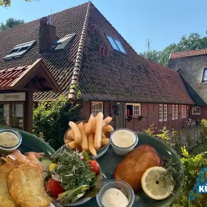 Historical Gebäudeensemble: Der Ahrenshof in Bad Zwischenahn has a long history, as well as a restaurant.