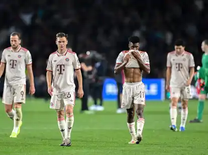 Ende eines Frust-Abends: Die Bayern-Verlierer um Joshua Kimmich (2.v.l.).