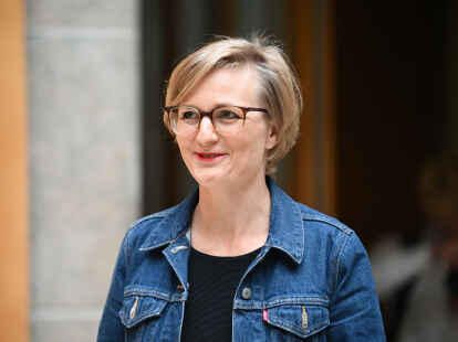 Franziska Brantner (Gr&uuml;ne), Parlamentarische Staatssekret&auml;rin beim Bundesminister f&uuml;r Wirtschaft und Klimaschutz, hat auf einer Pressekonferenz im September ihre Kandidatur f&uuml;r den Parteivorsitz bekannt gegeben.