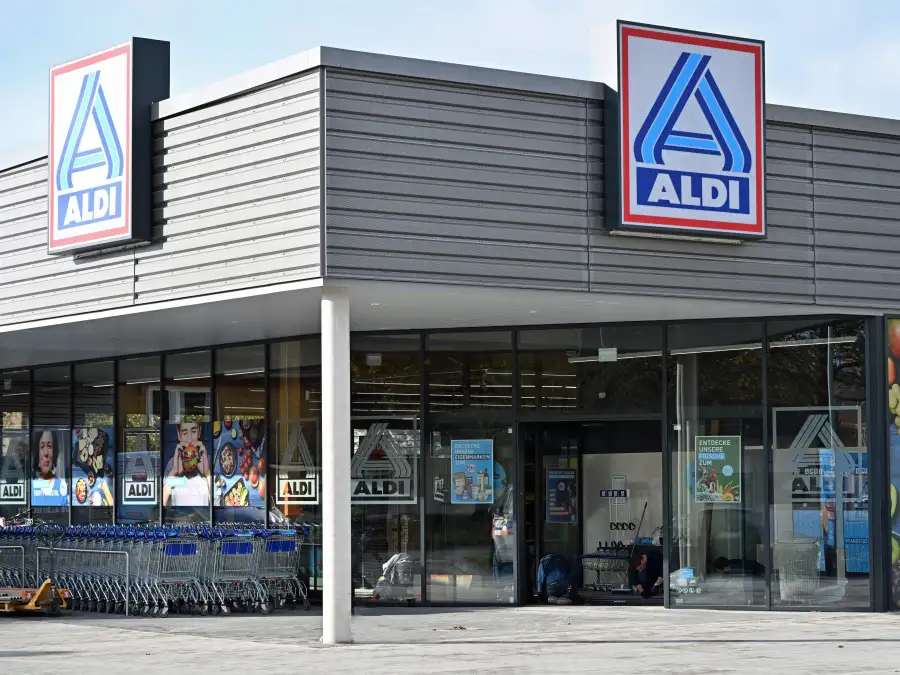 Aldi Nord in Wilhelmshaven Neueröffnung in Fedderwardergroden mit 1050