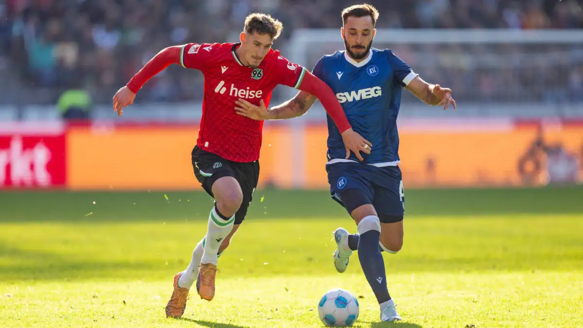 2:1 gegen den KSC: Hannover 96 neuer Tabellenführer