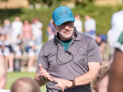 Führte die Oldenburg Knights in die GFL2: Marcus Meckes (hier im August 2022 als Knights-Trainer im Regionalliga-Spiel gegen die Hamburg Blue Devils) wurde in dieser Woche als neuer Headcoach der Union Bremen Bulls vorgestellt.