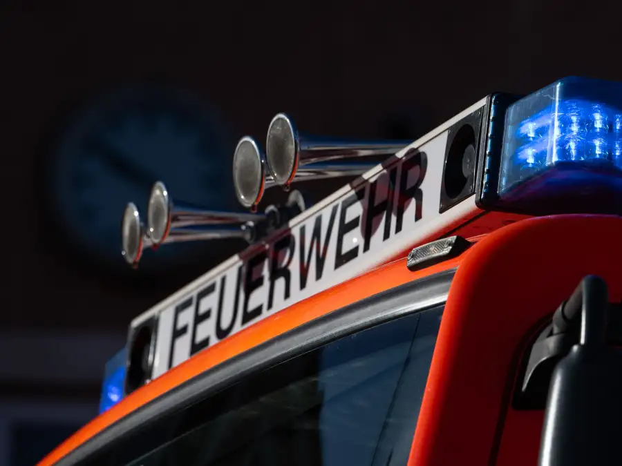 Operation in the Aurich district: Semi-detached house in Kirchdorf is ...