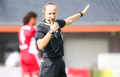 Auch in der U17-Bundesliga hat Lara Wolf gepfiffen, hier im September 2022 in Aurich.