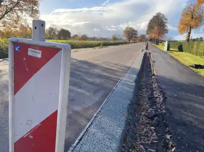 Di sanierte Beverbrucher Stra&szlig;e: Agglomerat-Makierungen k&ouml;nnten aufgebracht werden - zum Unmut der Anwohner.