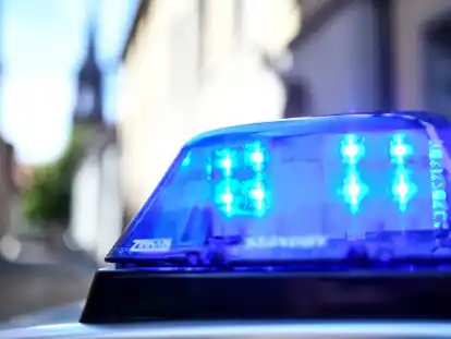 Eine Frau überraschte in Bremerhaven maskierte Einbrecher. Die Polizei ermittelt (Symbolbild).