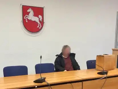 Vorfall bei Bauernprotest in Friesoythe: Der Angeklagte hatte einen Landwirt im Ortsteil Th&uuml;lsfelde gerammt und &uuml;berfahren &ndash; nun wurde er vor dem Landgericht Oldenburg verurteilt.