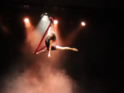 Mit dem &bdquo;Wintervariet&egrave;&ldquo;  gastierte die &bdquo;Neuland Kultur-Perspektiven&ldquo; im B&uuml;rgerhaus Schortens.