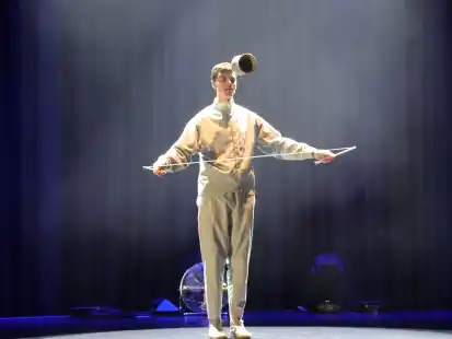 Mit dem Wintervariet&eacute;  gastierte die &bdquo;Neuland Kultur-Perspektiven&ldquo; im B&uuml;rgerhaus Schortens.