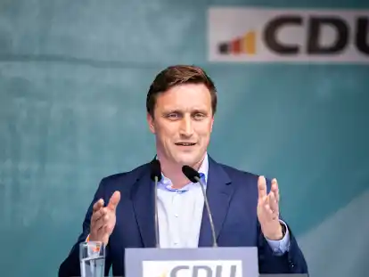 Sebastian Lechner, Landesvorsitzender der CDU Niedersachsen und Fraktionschef seiner Partei im Landtag, spricht vor Zuh&ouml;rern. Lechner will Niedersachsen zum &bdquo;Digitalland Nummer 1&ldquo; machen.