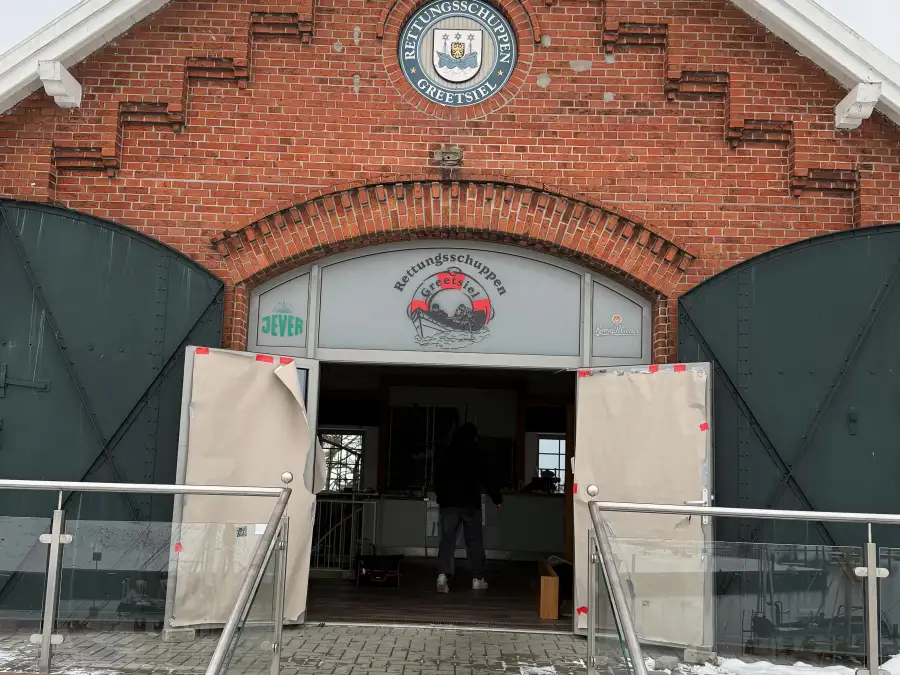 Restaurateur couple has leased shop: Rescue shed in Greetsiel will soon ...