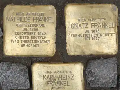 Drei der ersten Wilhelmshavener Stolpersteine in der Marktstraße 58.