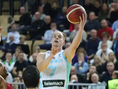 Klemen Prepelič in action for Slovenia