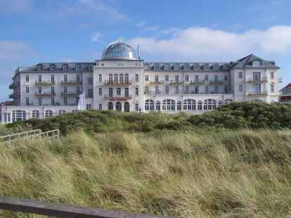 Das Strandhotel Kurhaus auf Juist hat trotz der Insolvenz der Betreibergesellschaft weiterhin geöffnet.