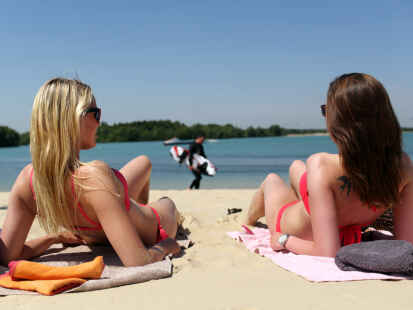 Der Badesee in Nethen im  Landkreis Ammerland ist eine von vielen Badestellen im Nordwesten.