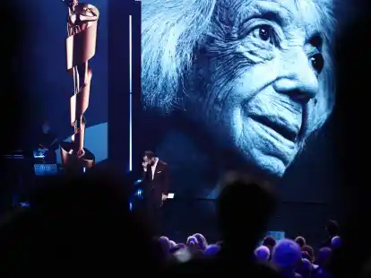 Igor Levit und viele Gäste beim Deutschen Filmpreis waren sichtlich ergriffen vom Tod Margot Friedländers.
