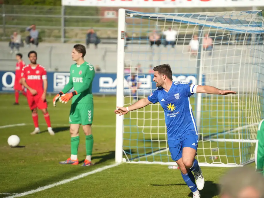 Positive home record: Regional league team Kickers Emden wins 3-1 against ...