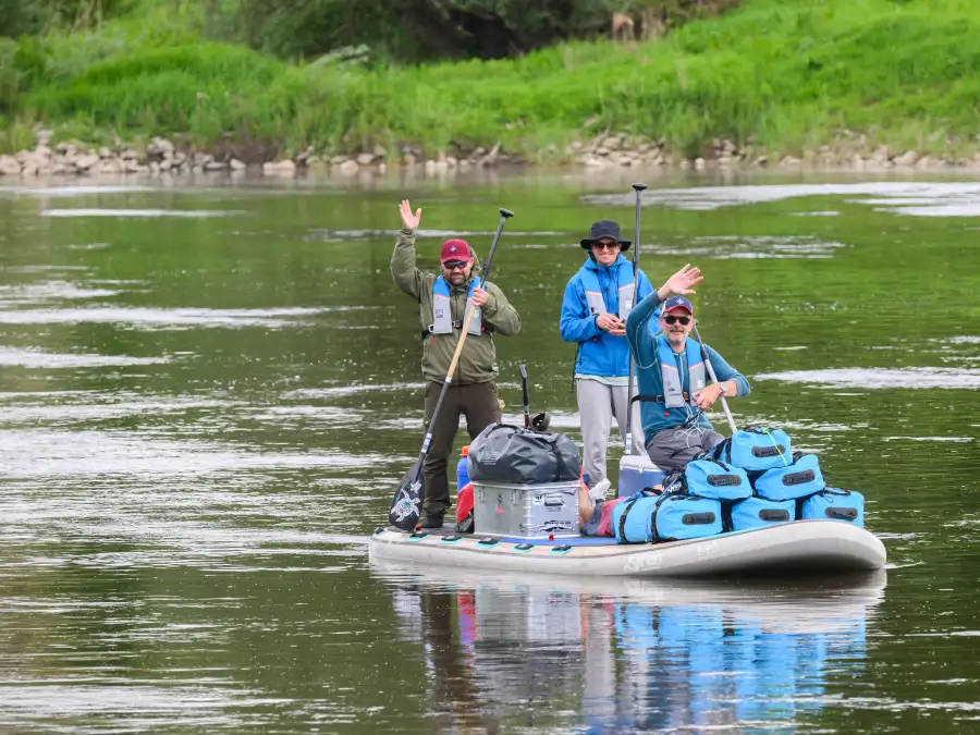 431 Kilometer für den guten Zweck: Stand-Up-Paddler erreichen nach knapp ...