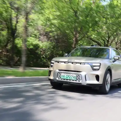 Ziemlicher Brummer: Gemessen am Ur-Smart ist der neue #5 ein Riese.