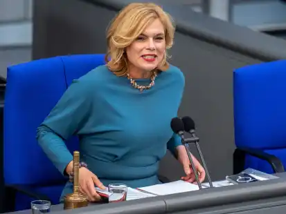 Julia Klöckner (CDU), Bundestagspräsidentin, mag keine abweichenden Anreden