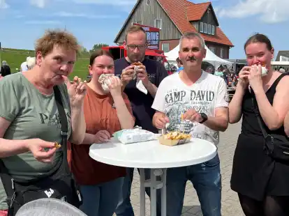 Kulinarisch hatte das Streetfood-Festival in Fedderwardersiel einiges zu bieten: 16 Foodtrucks boten den Besuchern ihre Spezialitäten an.