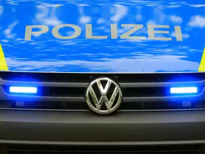 Vier Fahrzeuge waren am Samstag in einen Unfall auf der Autobahn 1 bei Groß Ippener verwickelt (Symbolbild).