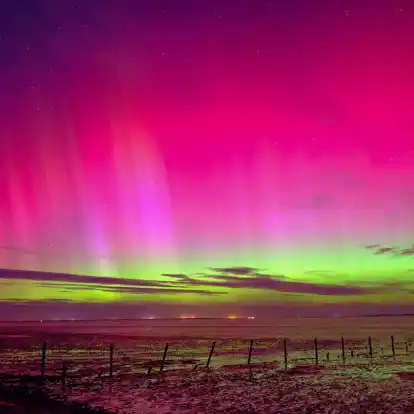Polarlichter könnten auch in der Nacht zum Montag zu sehen sein. (Archivbild)