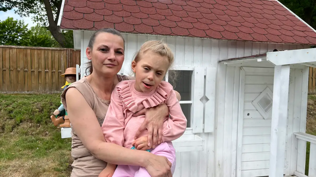 Kampf um Iulianas Leben: Mutter kämpft gegen Krankenkasse für lebensrettende Stammzelltherapie