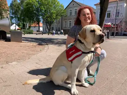 Katrin Gehlich und ihr Assistenzhund Mr. Bommel sind ein eingespieltes Team.