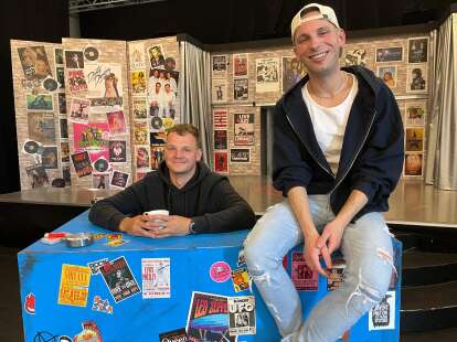 EIN BLICK HINTER DIE KULISSEN: „Let’s Dance“ in Wilhelmshaven – Von der Tischlerwerkstatt zur Musicalbühne