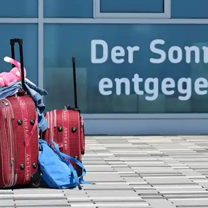 Alles drin: Mit gut gepackten Koffern geht es der Sonne entgegen.