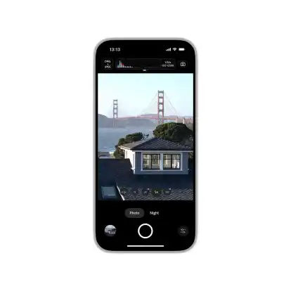 Project Indigo auf einem iPhone 16 Pro Max: Oben über dem Sucherbild sind das Live-Histogramm, der ISO-Wert und die Belichtungszeit zu erkennen.