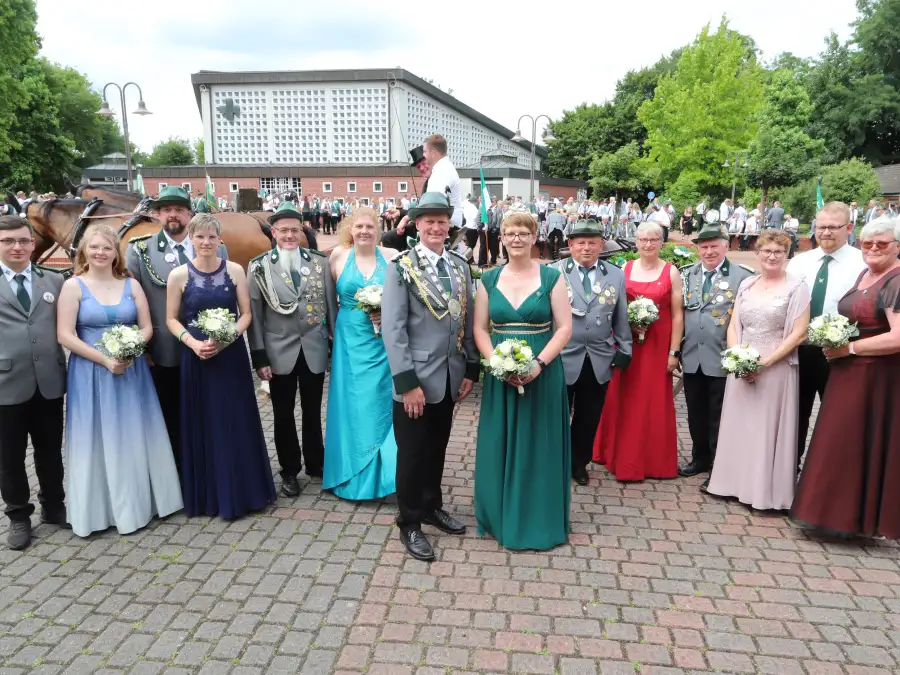  Schützenfest in Altenoythe: Königspaar Martin und Claudia Drees gefeiert Motiv 