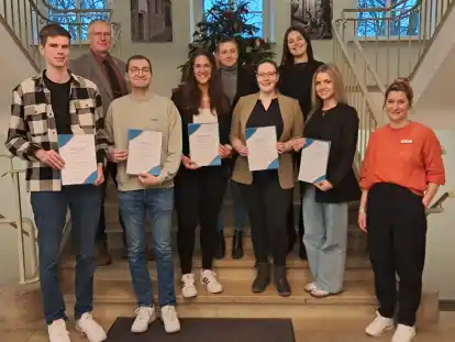 Die Auszubildenden vom Landkreis Friesland Steffen Lenz, Monique Stubbemann, Lara Riemer, Julia Höfker und Malte Peters wurden für ihr Engagement ausgezeichnet.