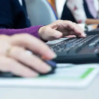 Geht nur online: die Erstellung der vereinfachten Steuererklärung für Rentner und Pensionäre.