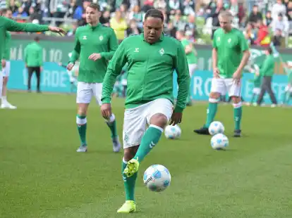 Ailton dribbelt an diesem Samstag mit den Werder-Legenden in Wardenburg.